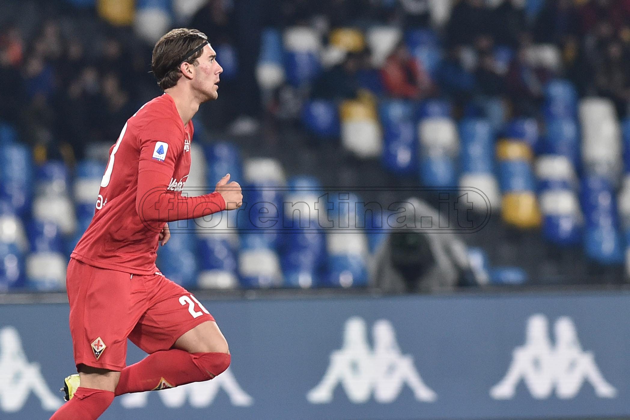 Vlahovic, sulle orme di Haaland: bomber viola, 'cecchino' in trasferta