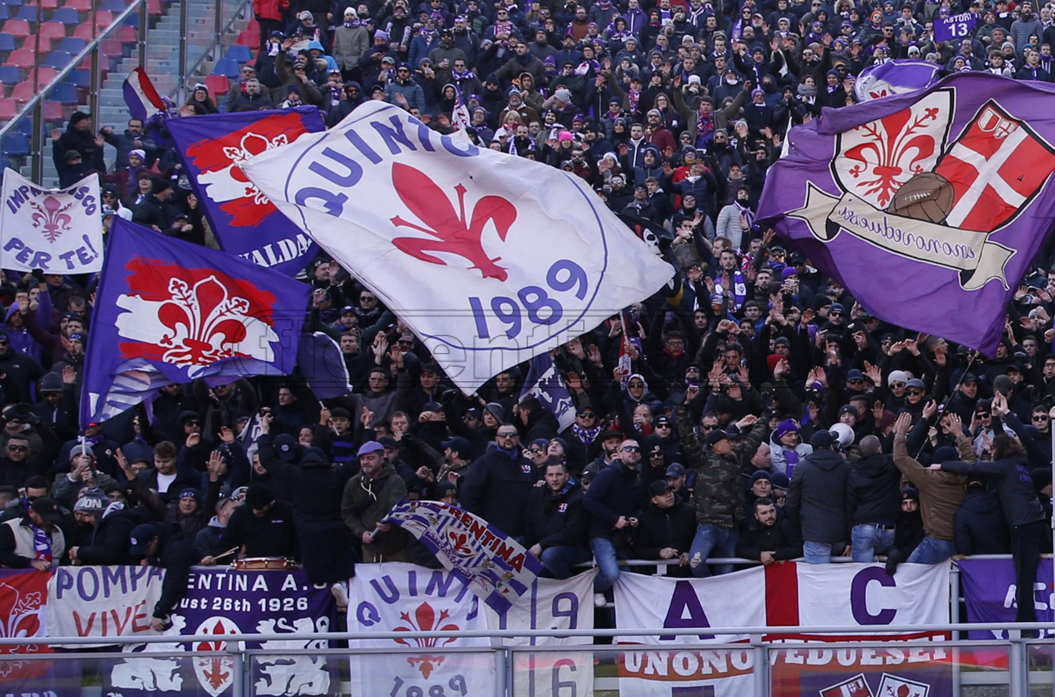 BOLOGNA - ITALY, 06-01-20 -FOTO DI CASTALDI / SILPRESS - 18° GIORNATA DI CAMPIONATO SERIE A TIM - STADIO RENATO DALL’ARA - BOLOGNA VS FIORENTINA, NELLA FOTO: TIFOSI DELLA FIOORENTINA IN TRASFERTA A BOLOGNA
