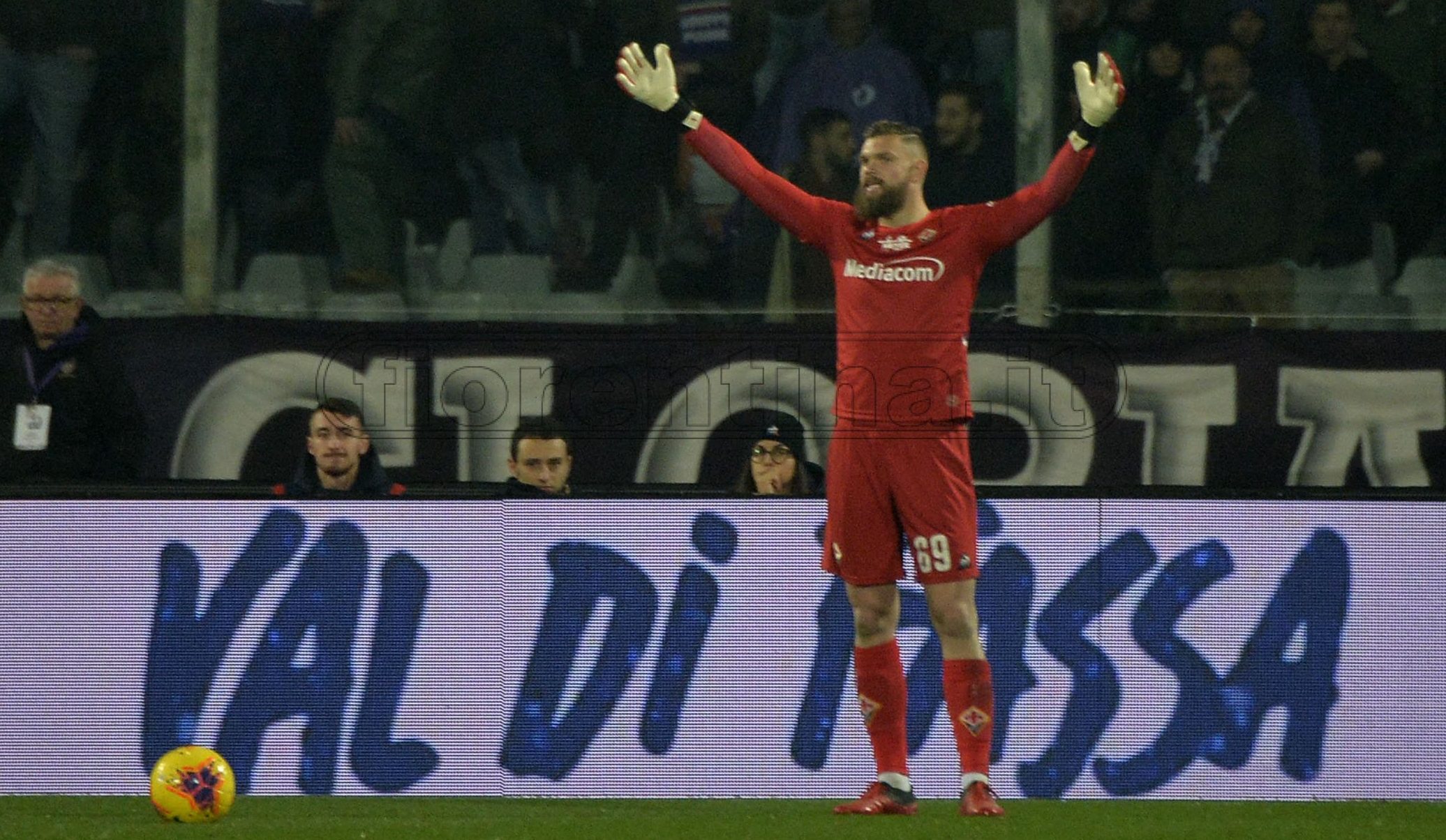 'Un tesoro tra i pali': Dragowski, l'ipotesi Milan e il messaggio alla Juve