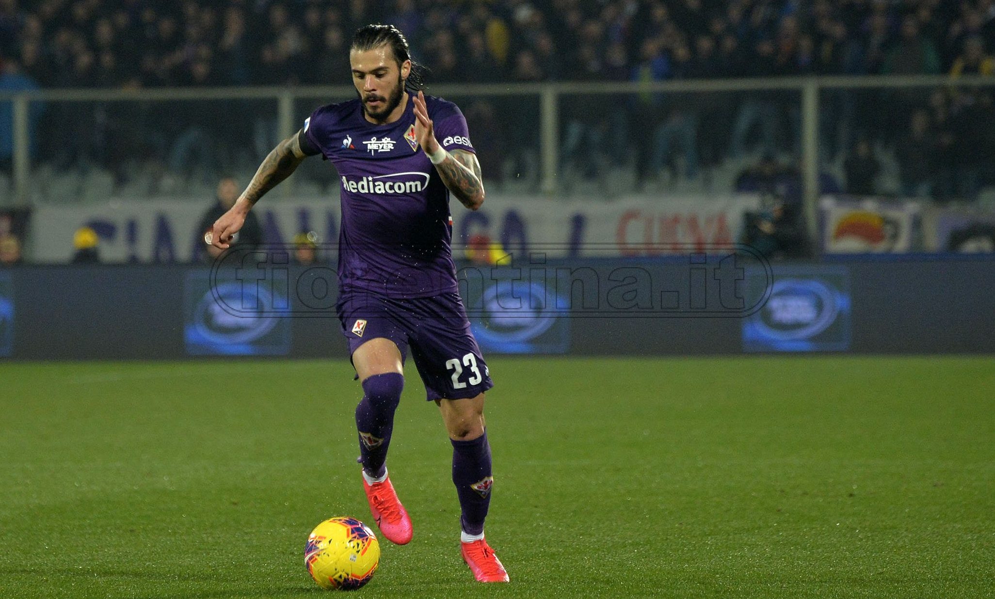 Buon compleanno a Lorenzo Venuti. Il terzino viola compie 25 anni