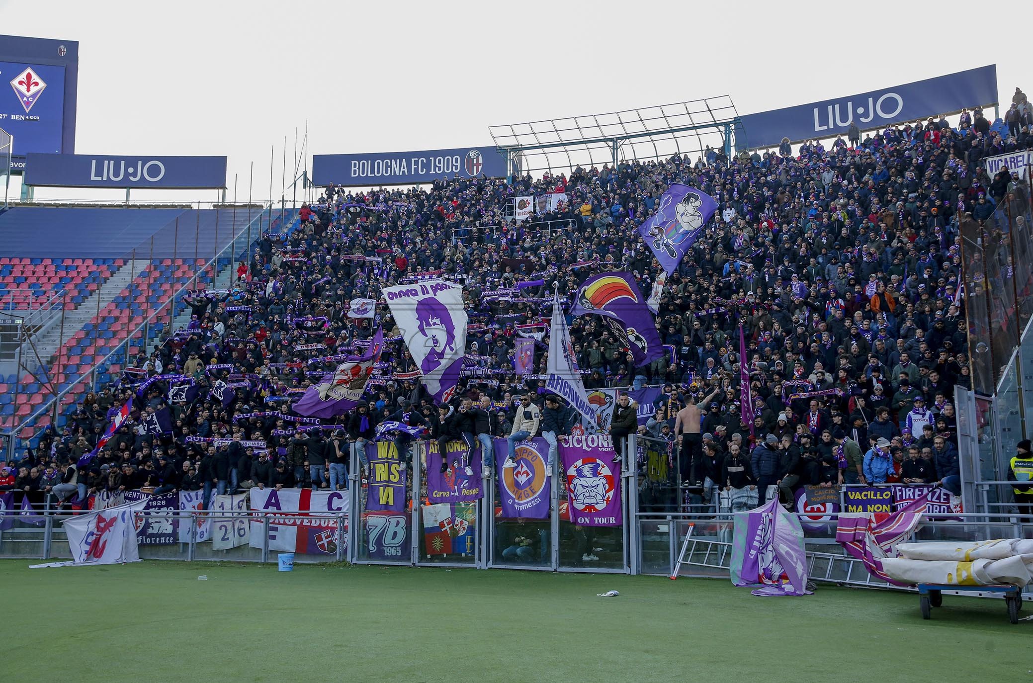 Coronavirus, il virologo: “Meglio lo stadio che in metropolitana o in un palazzetto”