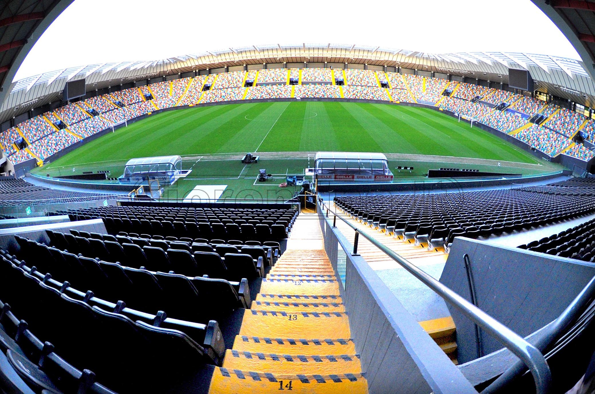 Il Governatore del Friuli e la minaccia di non aprire la Dacia Arena. Viola furiosi