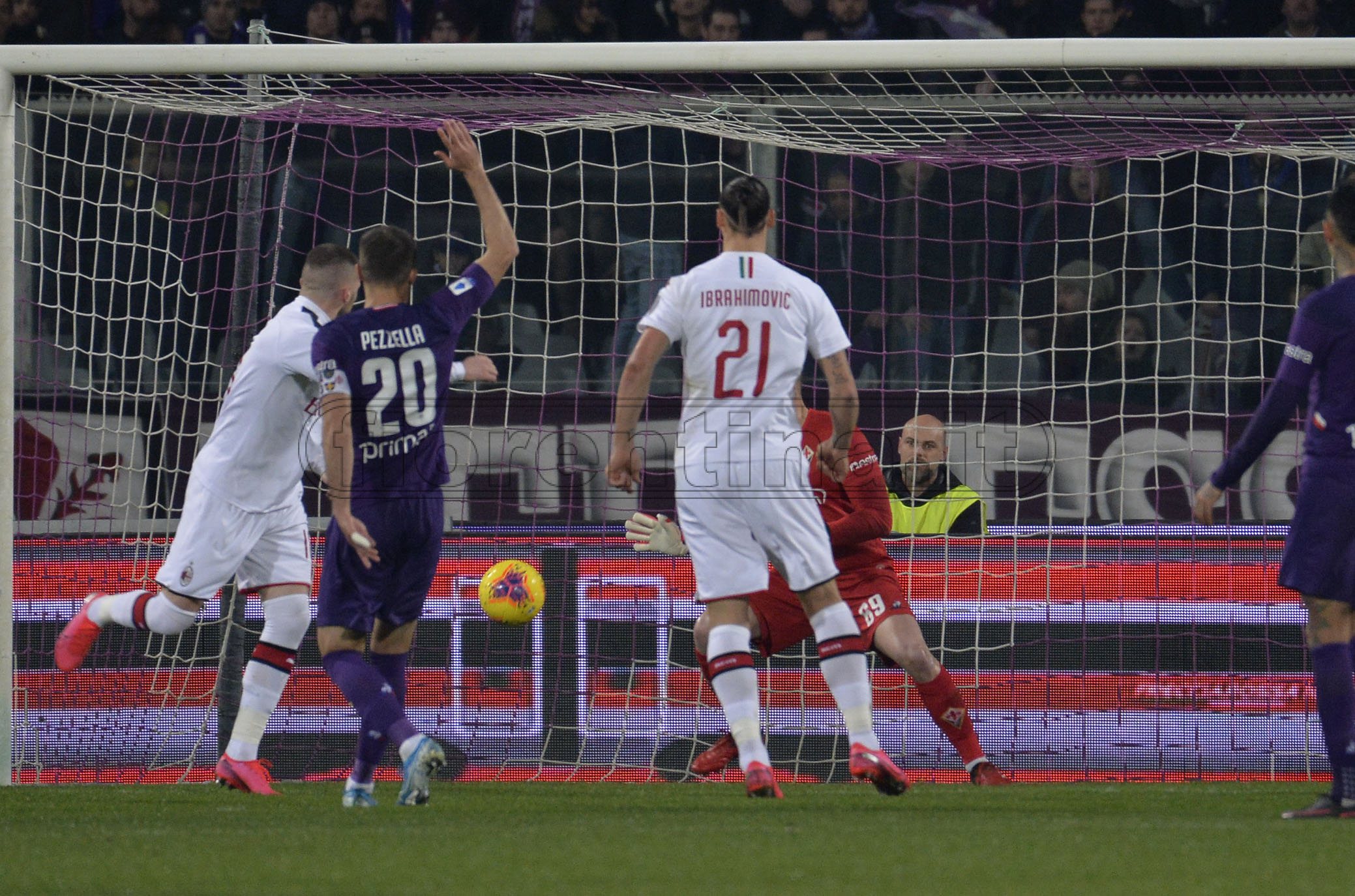 Milan-Fiorentina a confronto: pochi gol per i viola. Milan senza ko. Ibra out gran peso