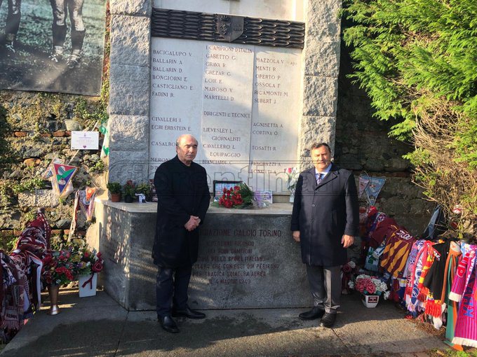 La Fiorentina ricorda il Grande Torino: "Orgoglio d'Italia" (FOTO)