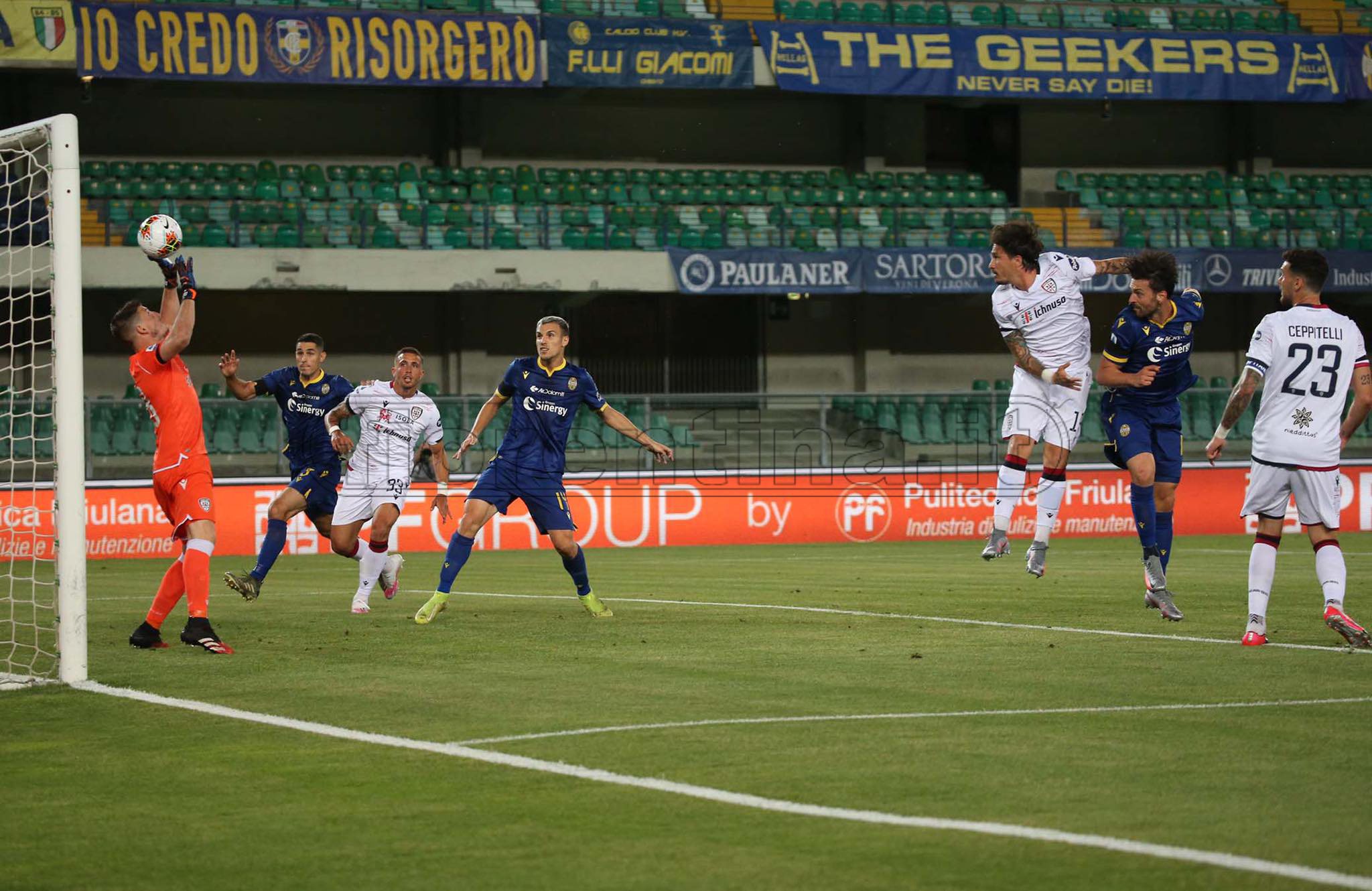 Serie A, Di Carmine regala tre punti al Verona. Sontuoso Amrabat
