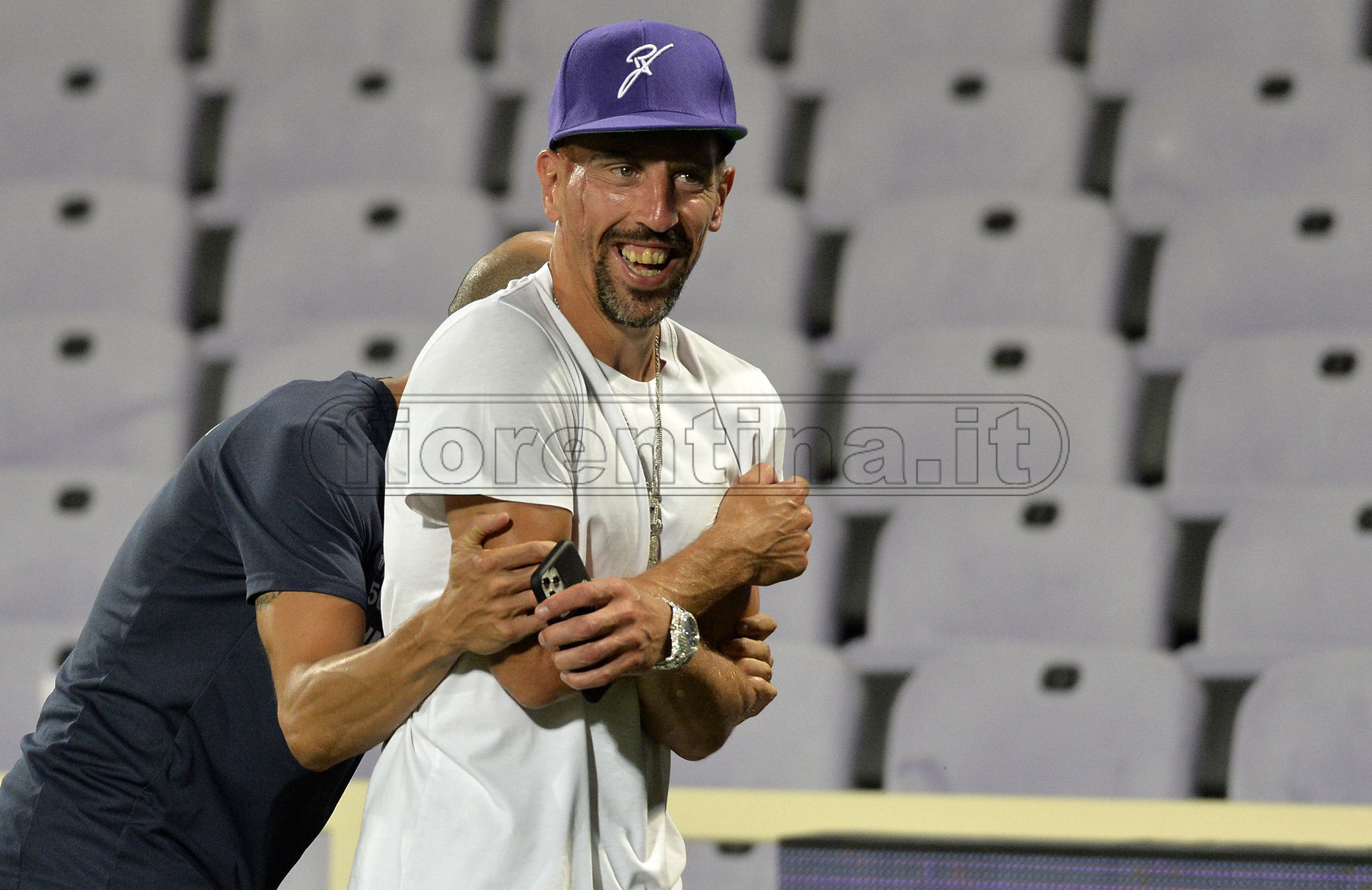 "Ottimo lavoro ragazzi", arrivano i complimenti di Ribery. E quel suo total white... (FOTO)