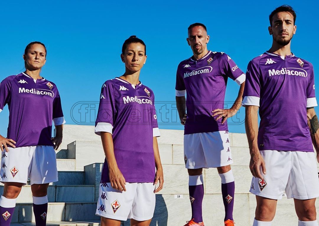 Vi piacciono le nuove maglie della Fiorentina targate Robe di Kappa? (Archivio sondaggi)