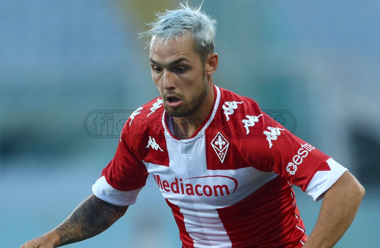 In attesa di Biraghi, e del mercato. Lirola ancora a sinistra. Due assist, ma quante leggerezze