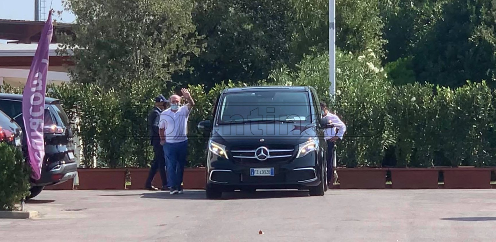Rocco Commisso lascia il centro sportivo dopo l'incontro con la squadra (VIDEO VI.IT)