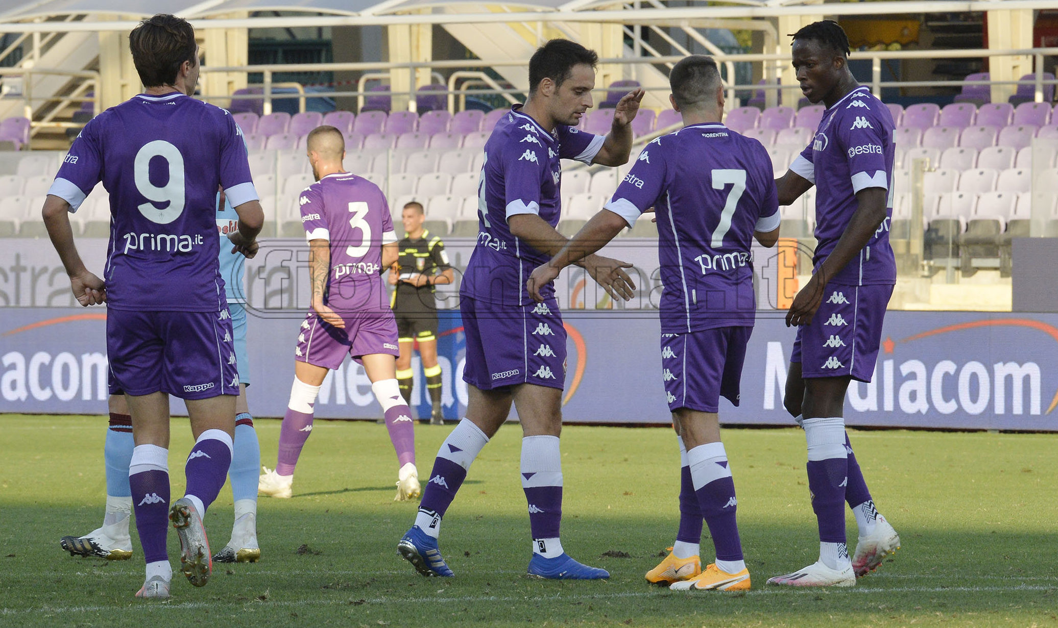 Su il sipario. Si comincia. In bocca al lupo Fiorentina. Da Commisso a Pradè, passando per Iachini. Per tutti c’è voglia di crescere. E necessità di non sbagliare