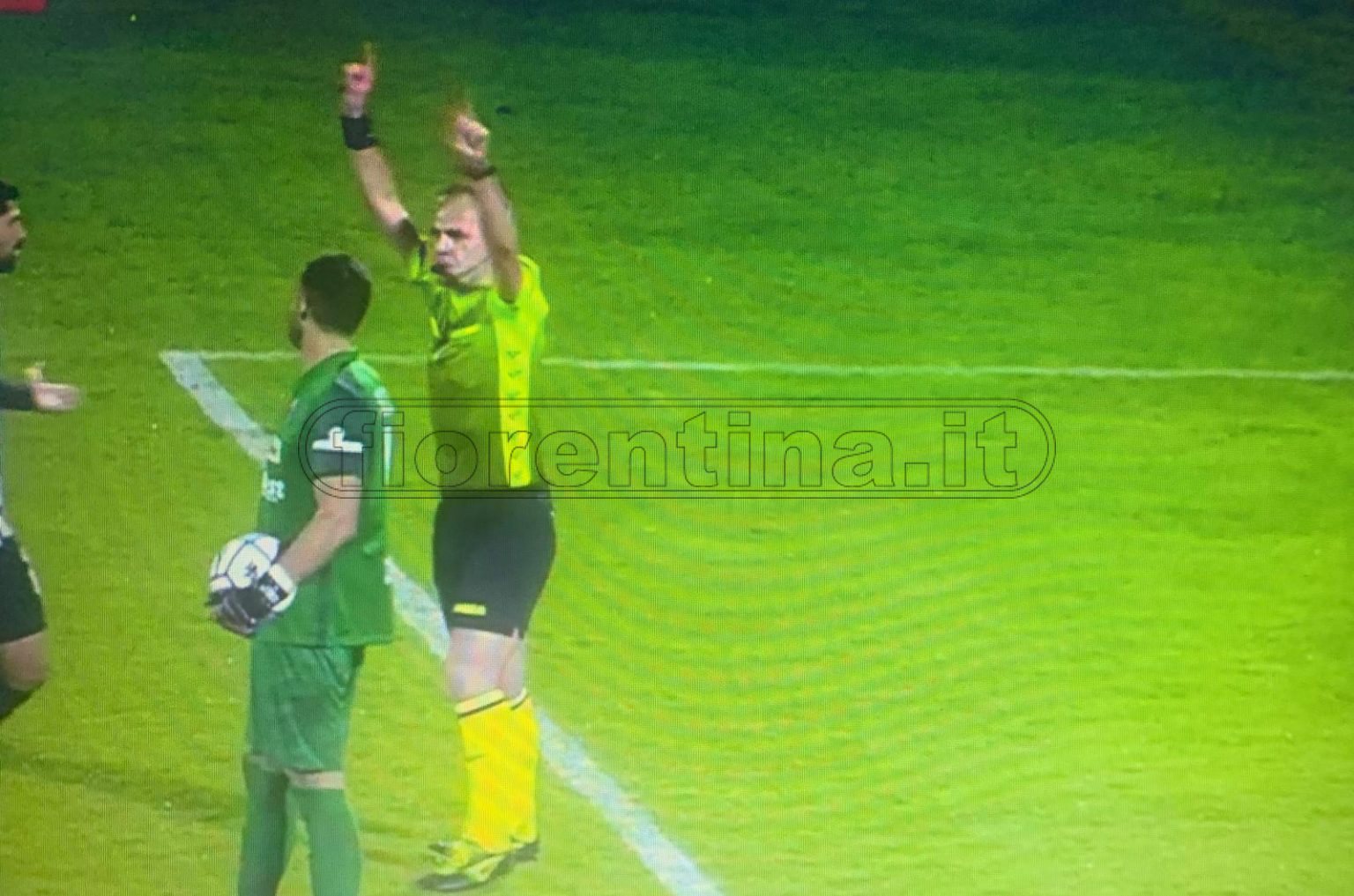 Serie B, incredibile ad Ascoli: l'arbitro annulla un gol con il Var... che però non c'è
