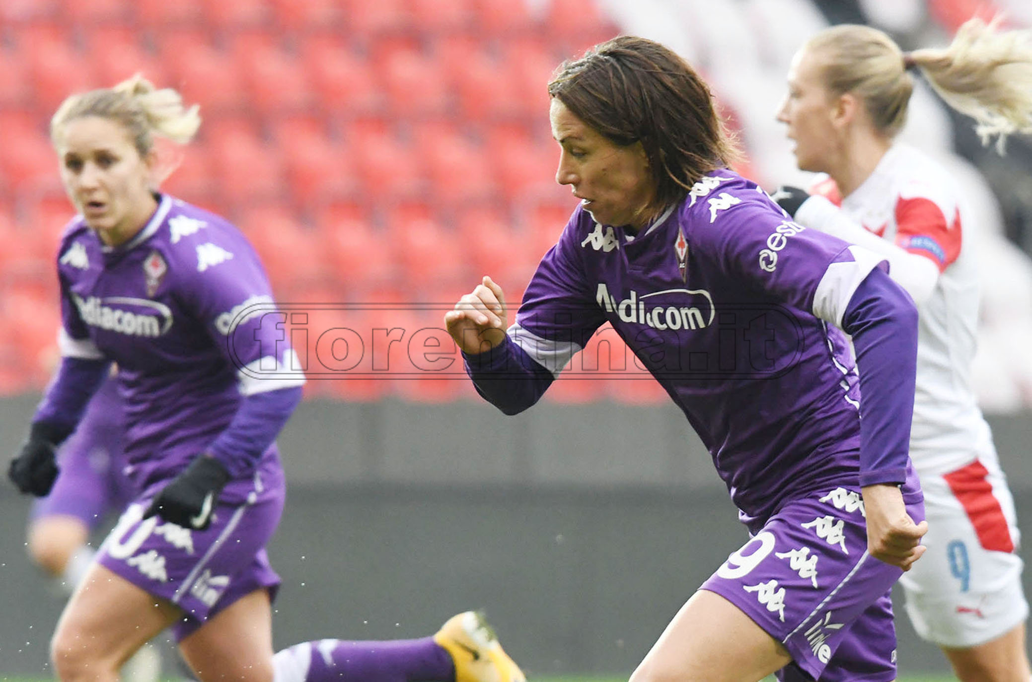Sparta Praga-Fiorentina Femminile 0-1: Sabatino in extremis porta le viola agli ottavi