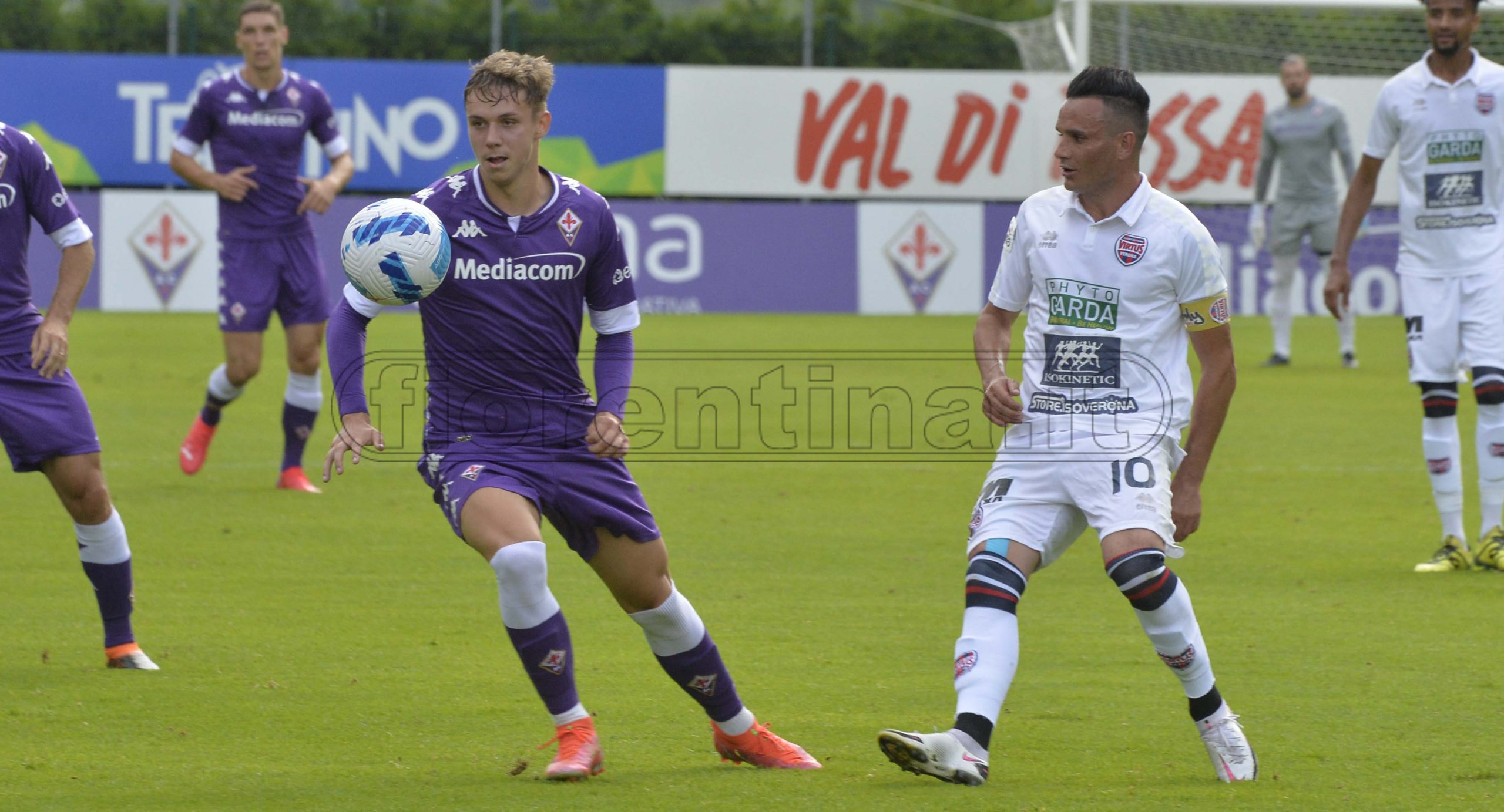 Munteanu non vede l'ora: sui social indossa già la maglia viola (FOTO)