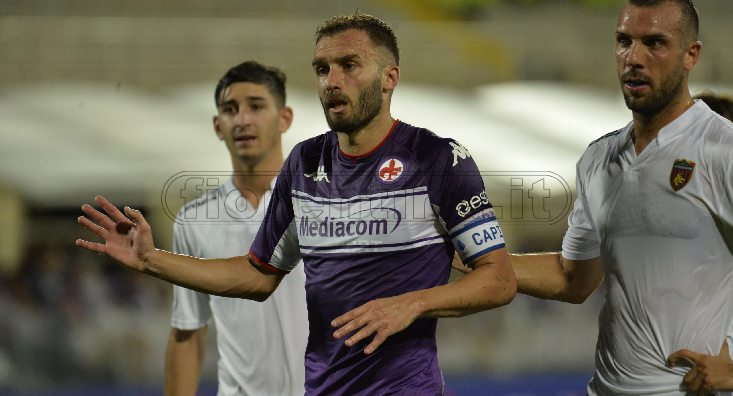 Genoa: trattative per due ex viola. In pole Pezzella dal Betis (che sarà sostituito da Quarta)