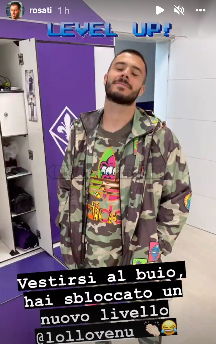 Clima allegro nello spogliatoio viola. Rosati prende in giro l'outfit di Venuti (FOTO)