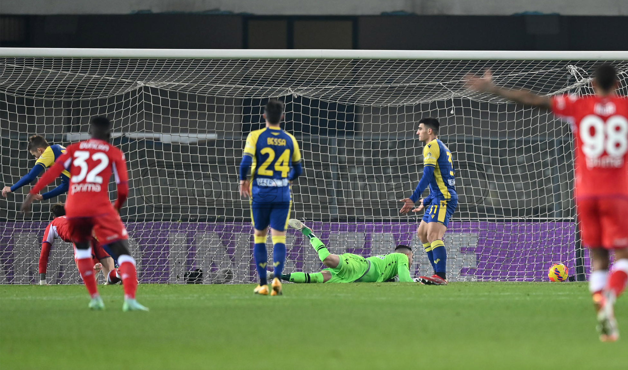 Fiorentina-Verona a confronto: Simeone Re Mida del gol. Hellas in forma come pochi in A