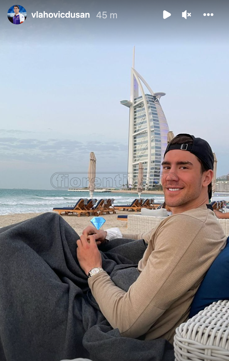 Lavoro quotidiano per Vlahovic, ma anche qualche momento di relax a Dubai (FOTO)