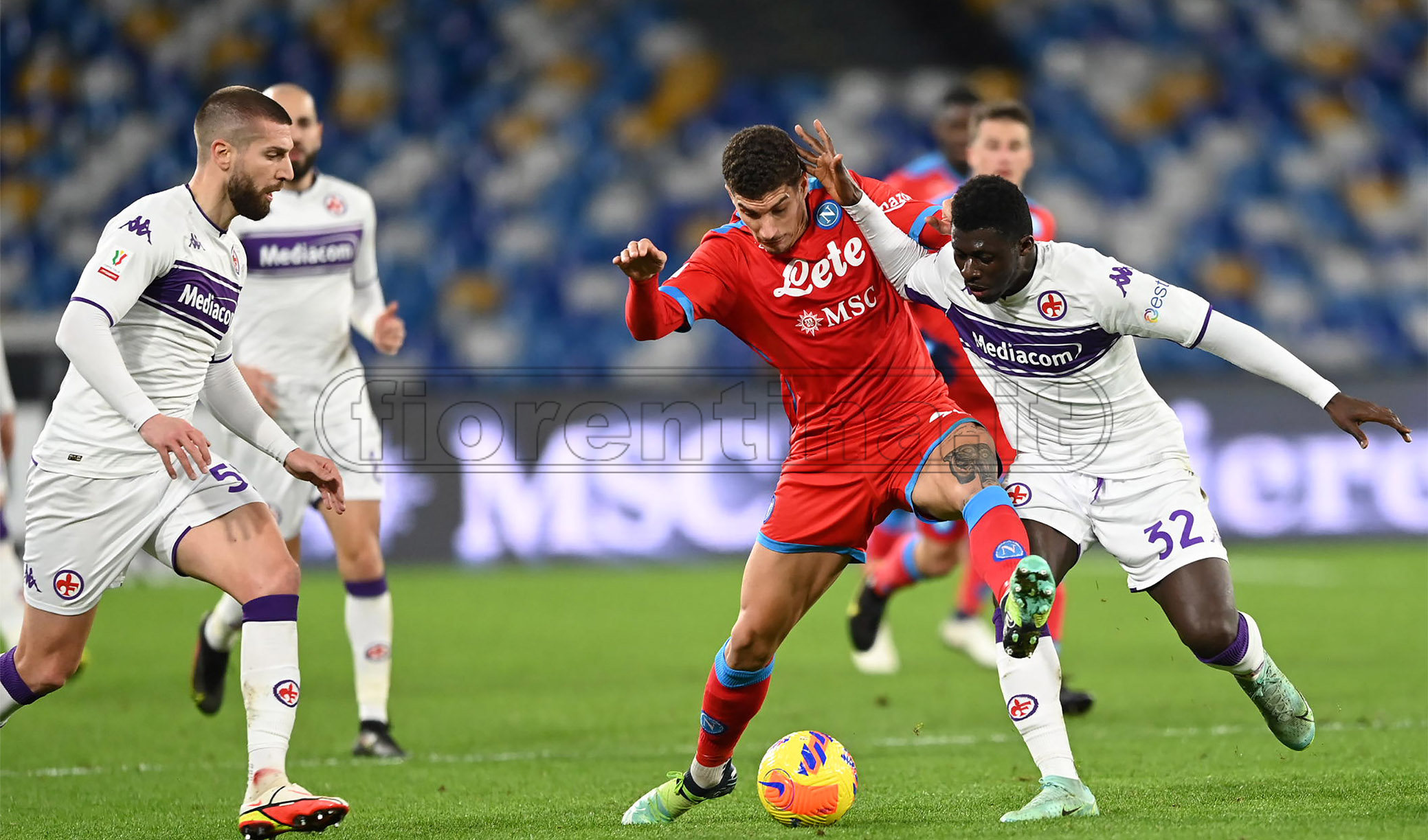 Napoli-Fiorentina a confronto: occhio ai calci da fermo. Azzurri miglior difesa in A