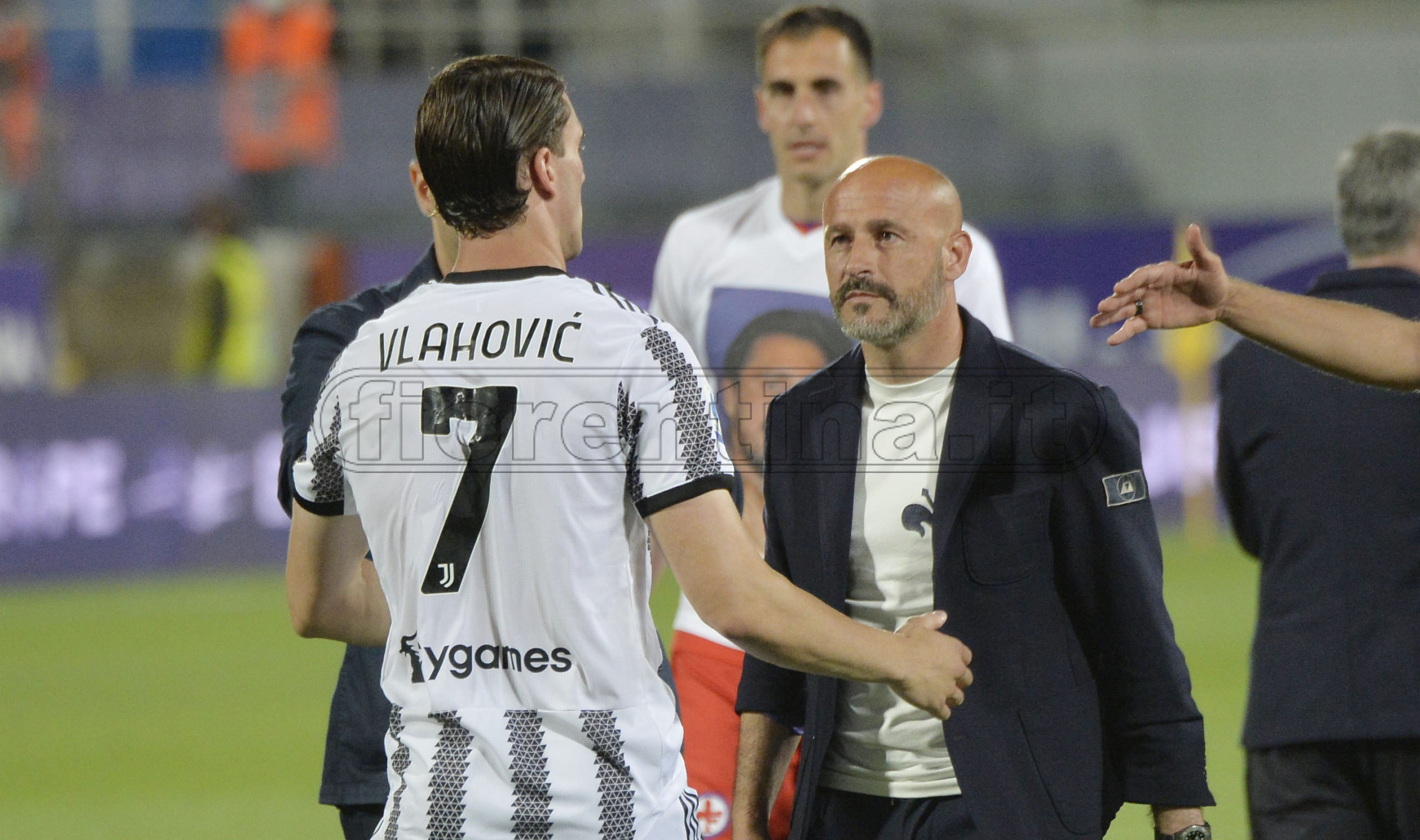 Vlahovic, un anno dopo: sfida a distanza con Jovic (e Cabral). I numeri: tutti hanno 'perso' gol