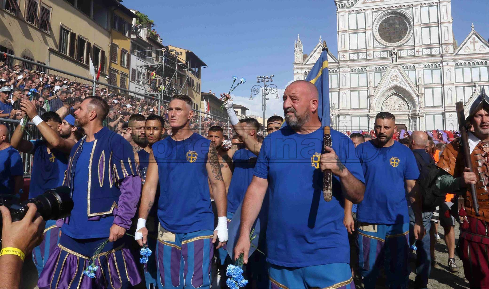 Calcio Storico: gli Azzurri battono i Bianchi e vanno in finale