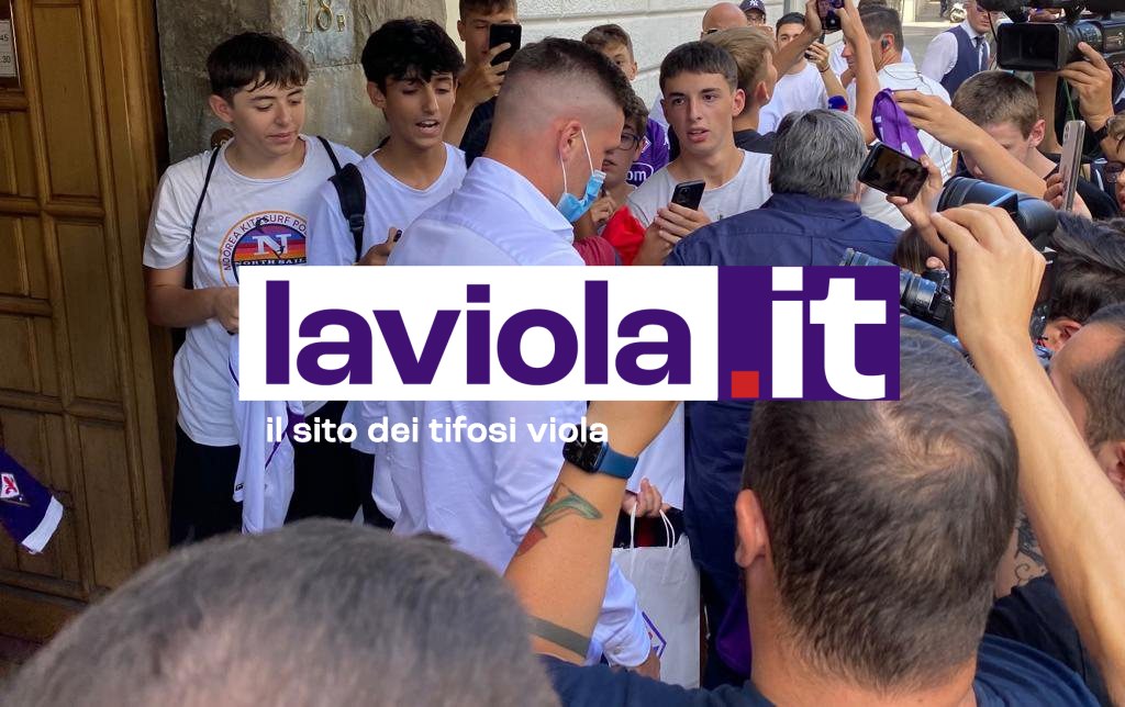 Jovic&Gollo, ieri la giornata degli arrivi. Primo bagno di folla, da oggi con Italiano