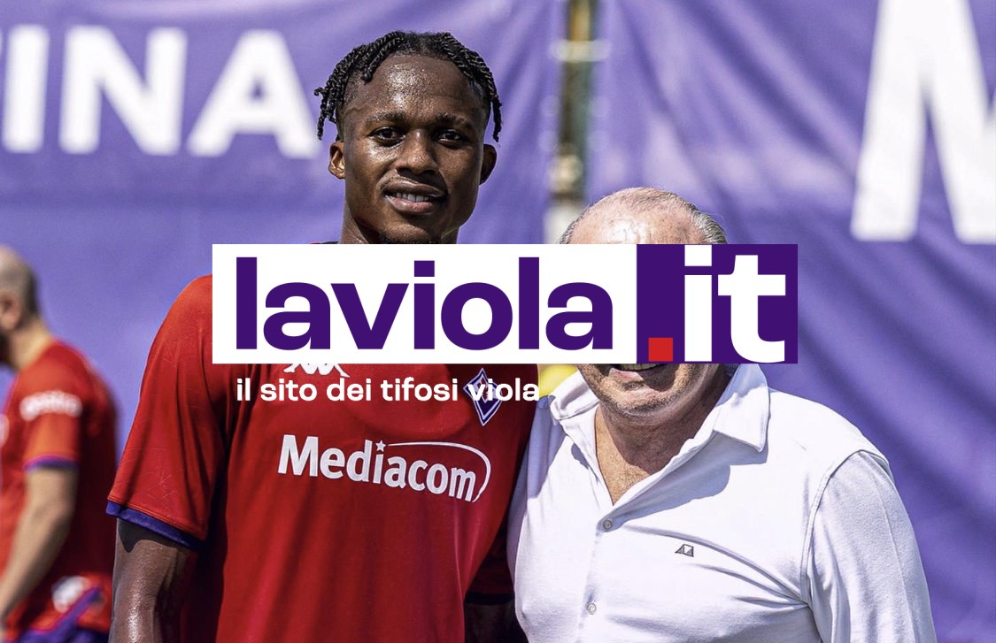 Commisso,  il saluto alla squadra in partenza per Udine e l’abbraccio con Kouamé