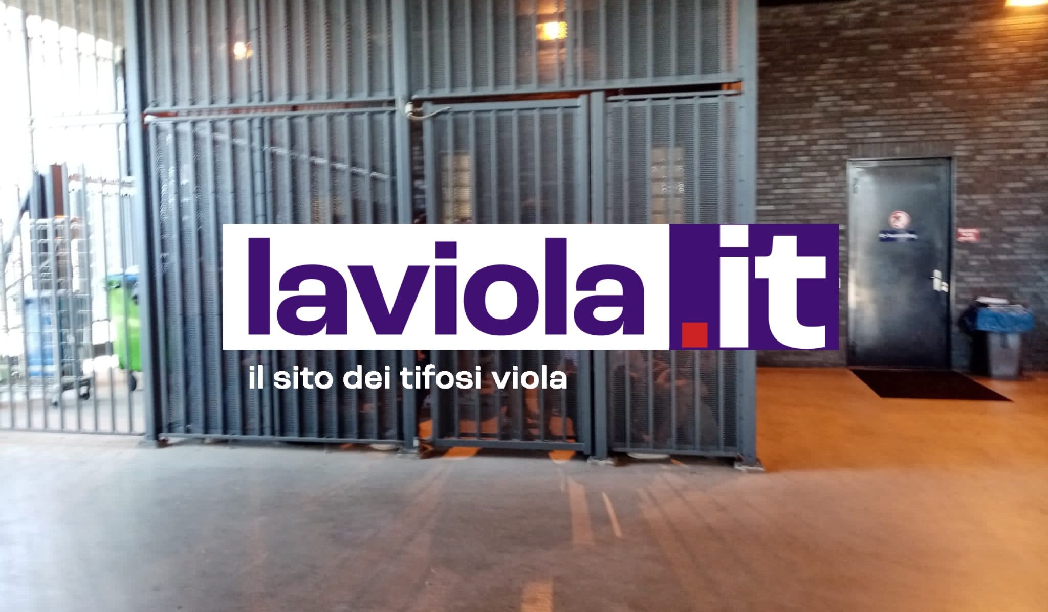 Olanda, tifosi viola "chiusi in gabbia" e rimandati a Firenze (FOTO VI.IT)