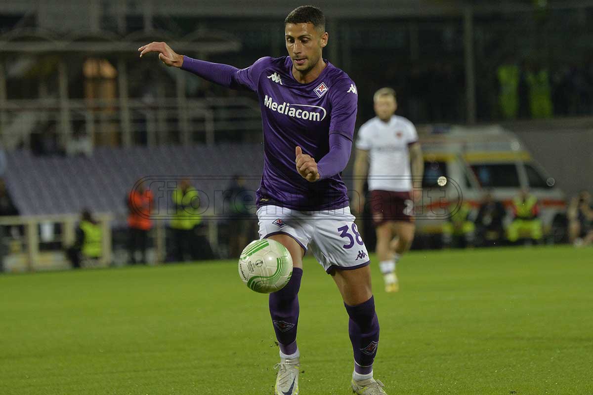 Verso Lecce-Fiorentina: in mediana out Amrabat. Mandragora play con Bonaventura e Barak
