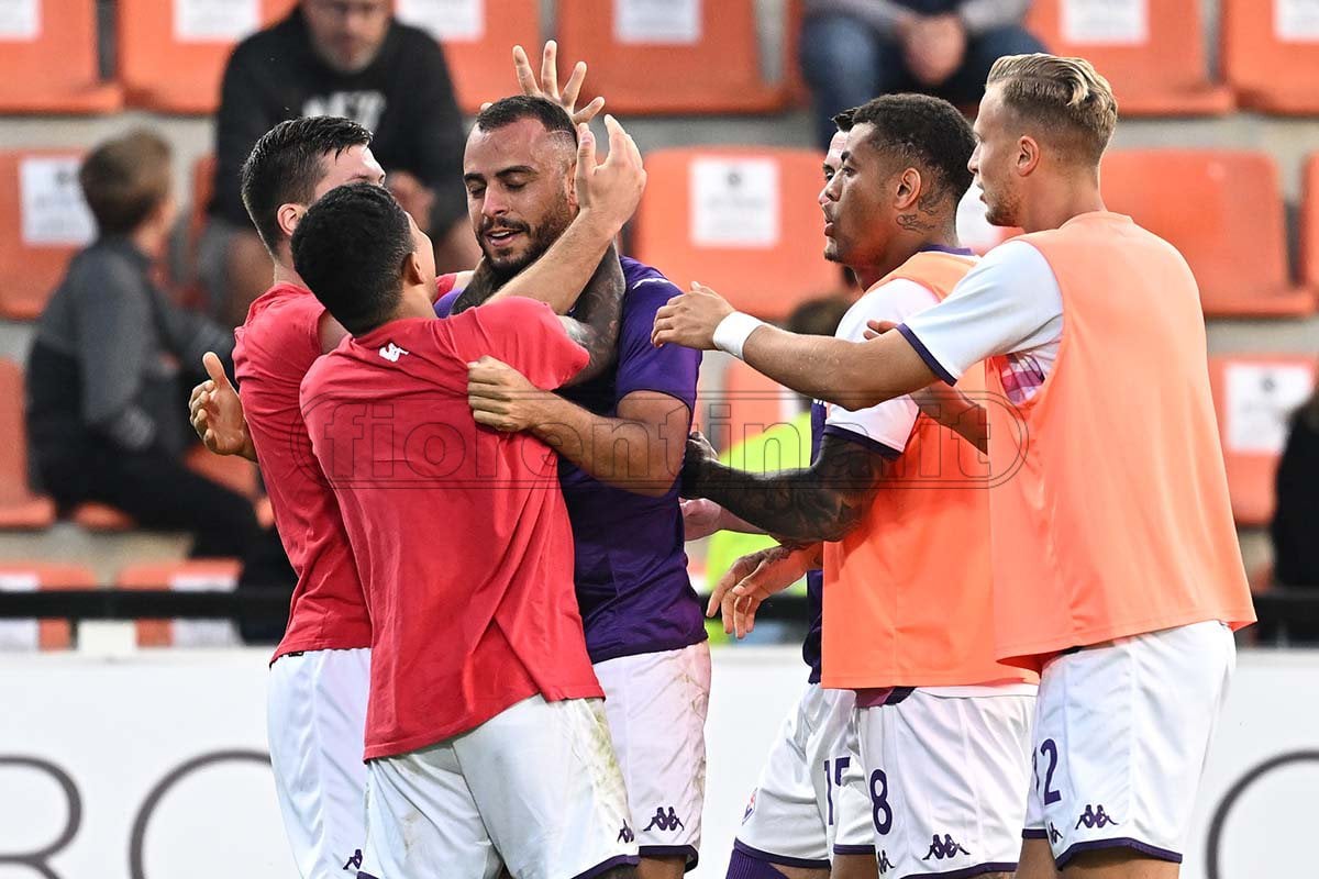 Fiorentina vincere e convincere contro il Riga. Cabral cerca la rivincita. Jovic, più parole che fatti: ma tutti tifano per lui