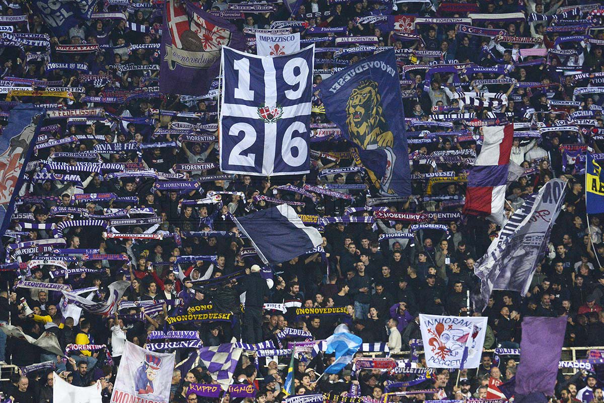 Tifo-squadra: toni duri ma sostegno, almeno fino al ritorno col Braga. Risposte affidate al campo