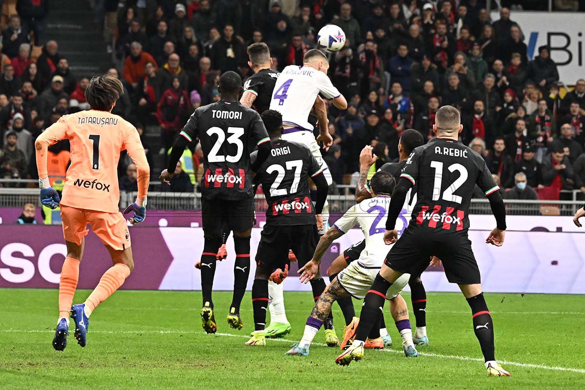 Fiorentina-Milan, squadre a confronto: rossoneri non benissimo fuori casa. Ikoné a 3 assist, migliore dei suoi