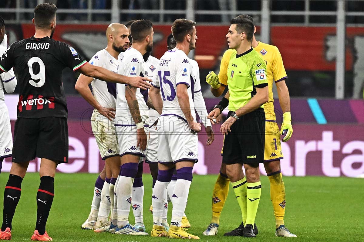 Arbitri e Serie A, si cambia: meno tolleranza sui portieri perditempo, punizioni e sul ‘review’