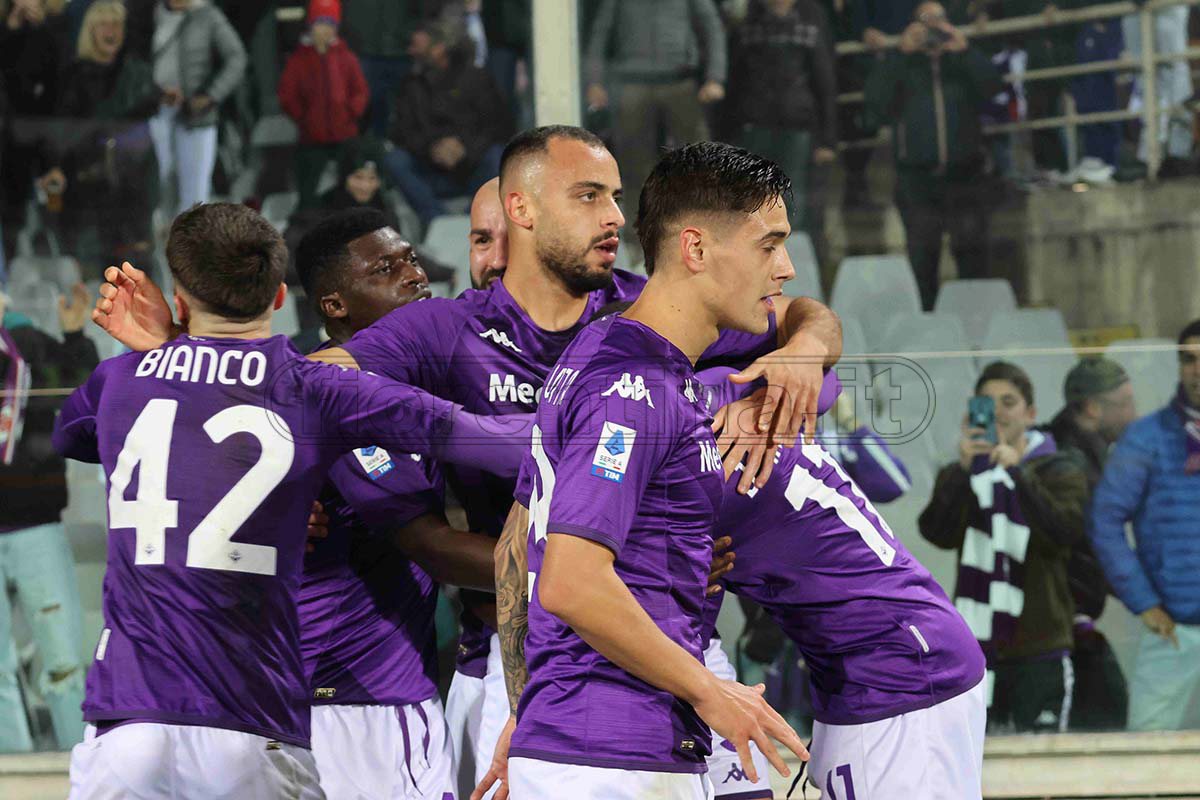 Fiorentina un buon primo tempo non basta: occasione sprecata. Bene Cabral, incoraggiante Bianco: poi poco o nulla