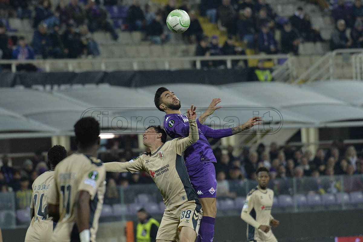 Fiorentina avanti, ma non smette di far soffrire. Inizio tranquillo, poi la paura e la rimonta. E quei fischi per dare una sveglia…