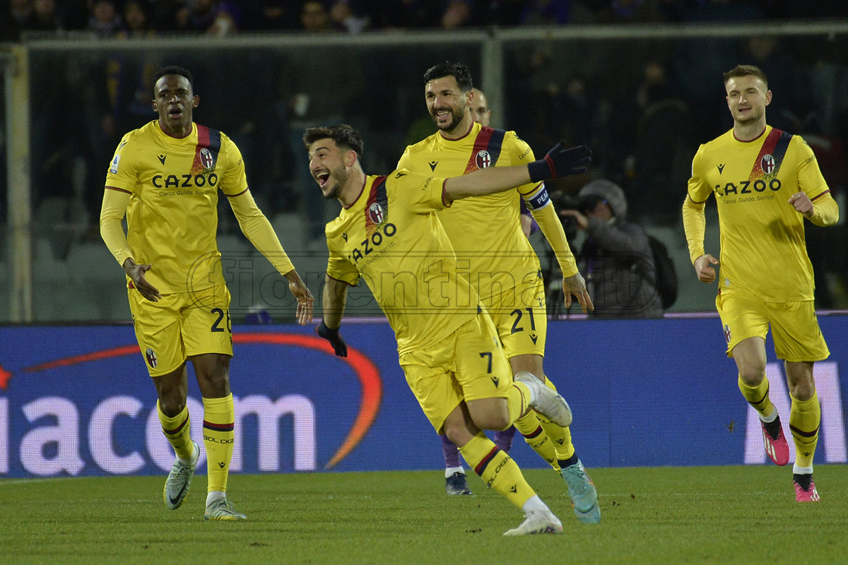 Serie A, il Bologna dilaga con il Lecce e aggancia il 4° posto. Pari a Monza
