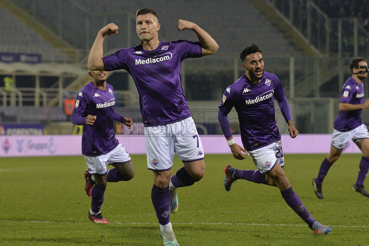 Fiorentina-Bologna, la FORMAZIONE dei TIFOSI: Martinez Quarta in difesa, conferma per Jovic