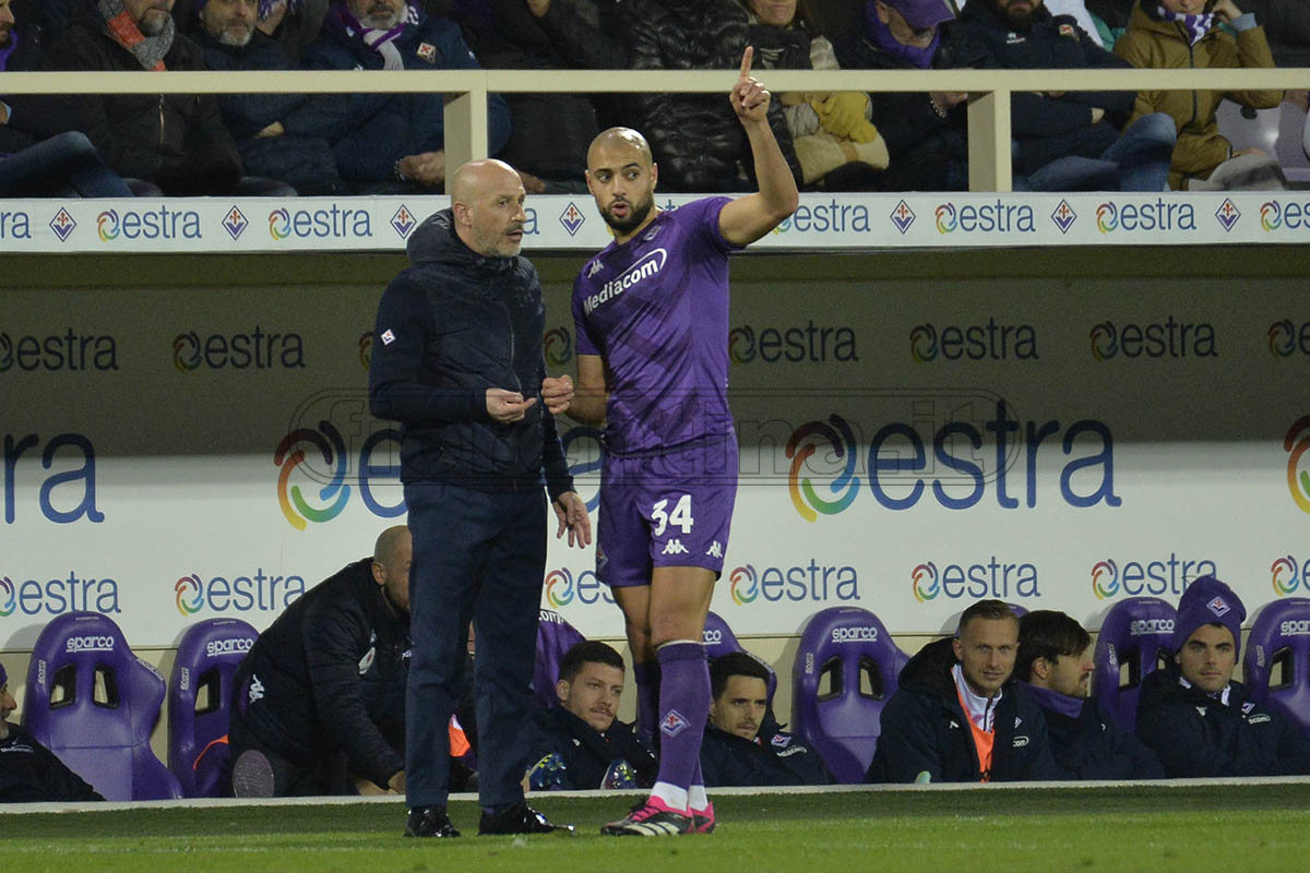 Amrabat, una serata in versione Qatar. Indossa anche la fascia da capitano