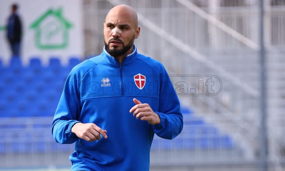 Guai per l'ex viola Benalouane: tira un pugno a un tifoso del Piacenza