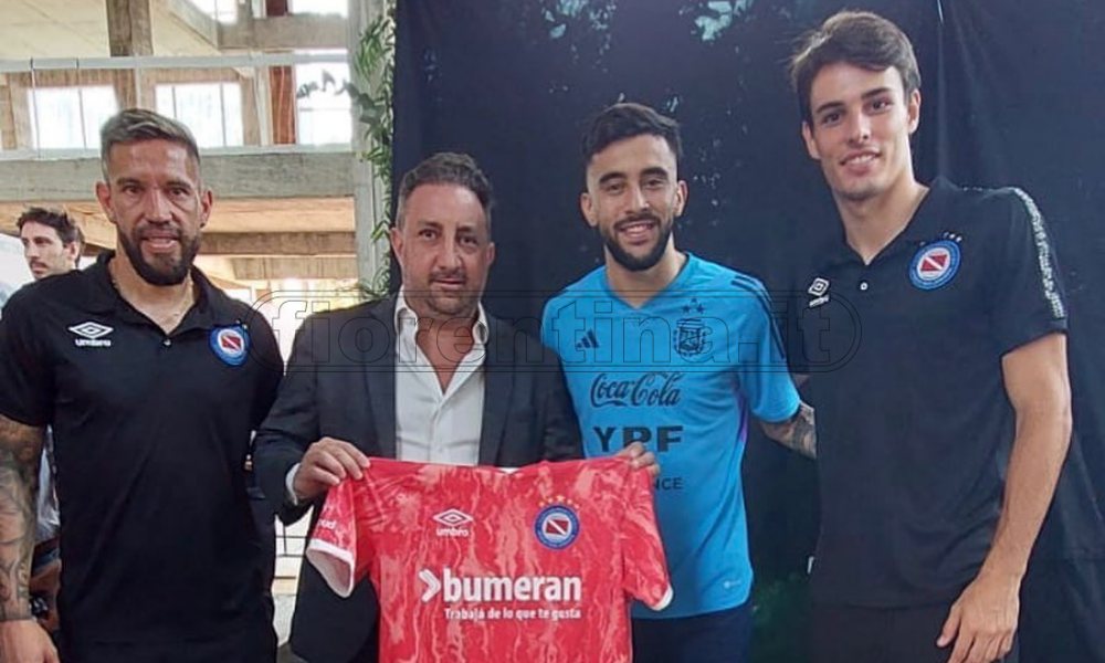 L'Argentinos Juniors omaggia Nico Gonzalez (FOTO)