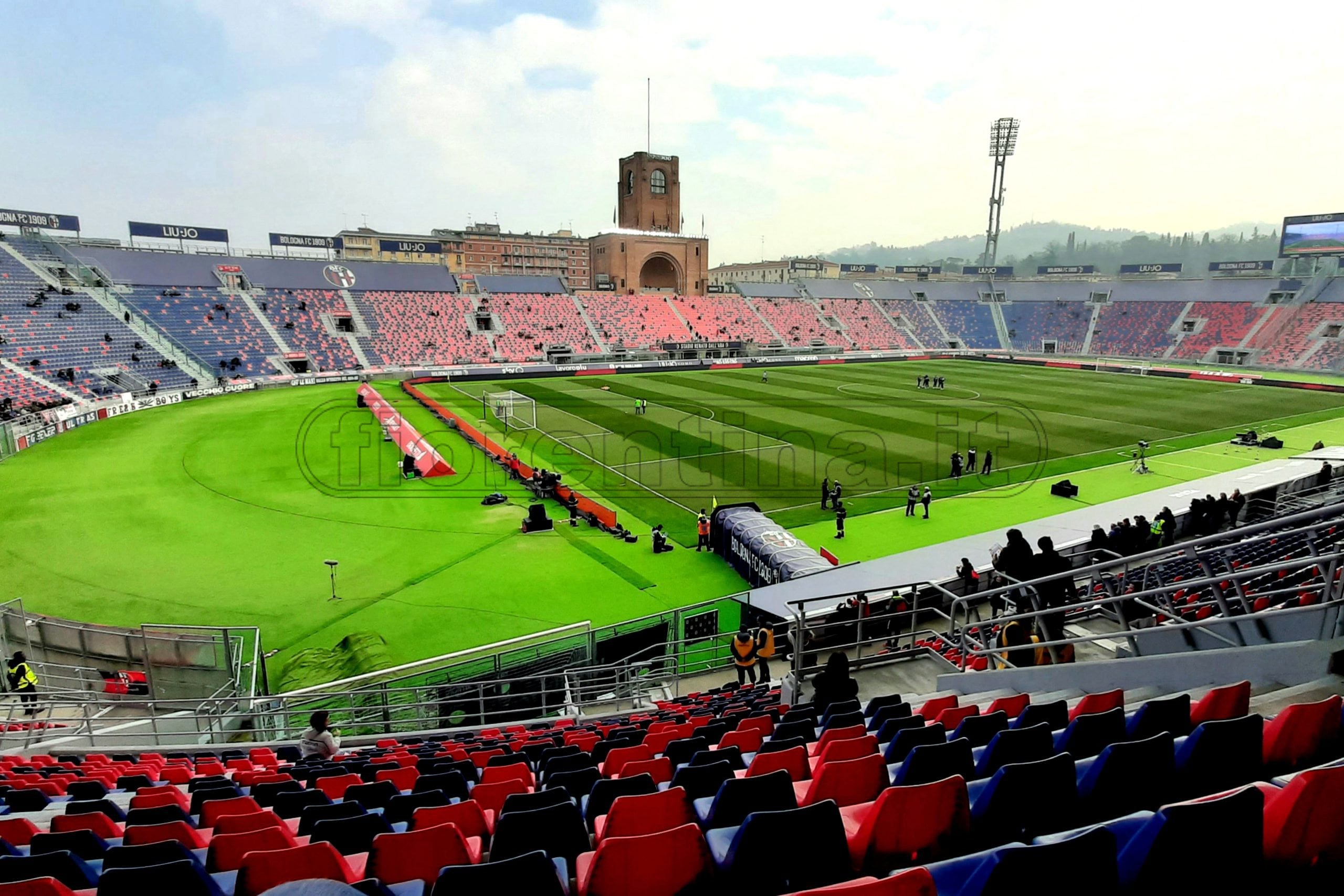A Bologna uno stadio provvisorio (pagato da Saputo) durante i lavori del Dall'Ara. Ma a Firenze...