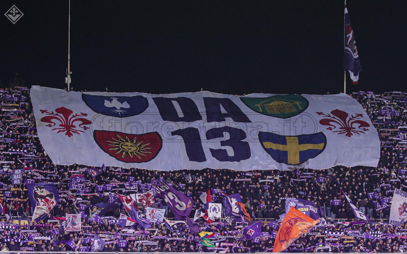 "Davide, capitano in eterno": emozioni al Franchi, striscione e omaggio al minuto 13 (FOTO VI.IT)
