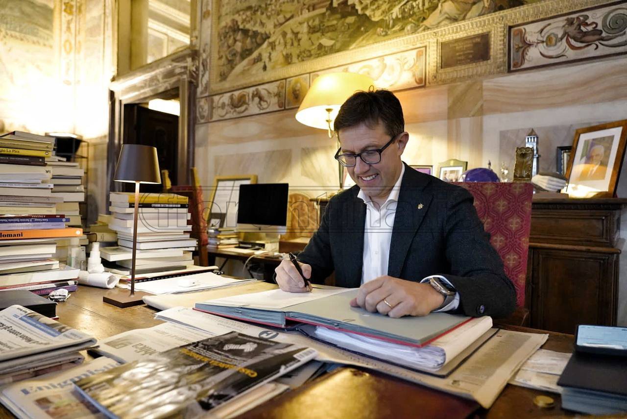 Nardella: "Ho firmato la candidatura di Firenze agli Europei Italia 2032"