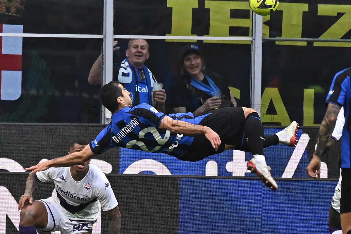 Inter, distrazione muscolare per Mkhitaryan: in fortissimo dubbio per la finale di Coppa Italia