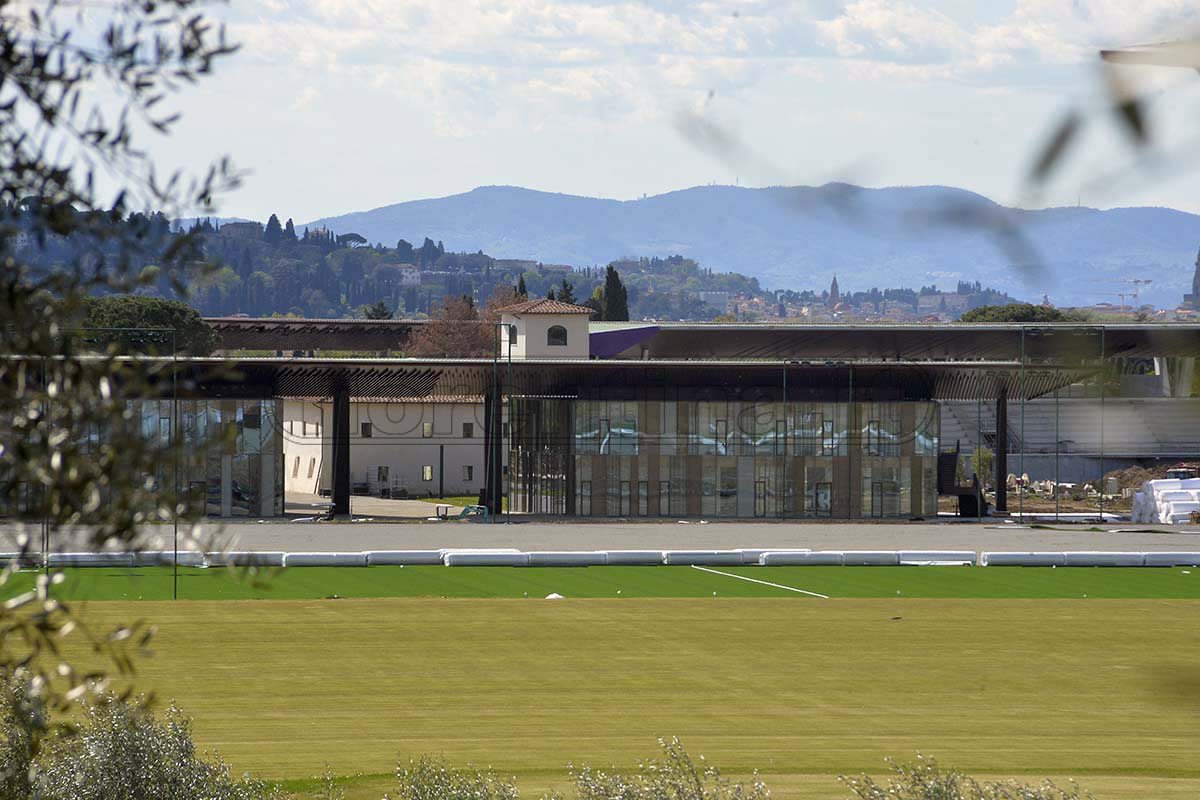 Dal 12 luglio via all'era del Viola Park. Ma c'è l'incognita tifosi
