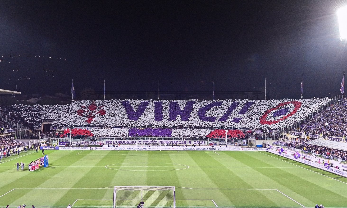 La bellissima coreografia della Fiesole prima del calcio d'inizio: "VINCI" (FOTO)