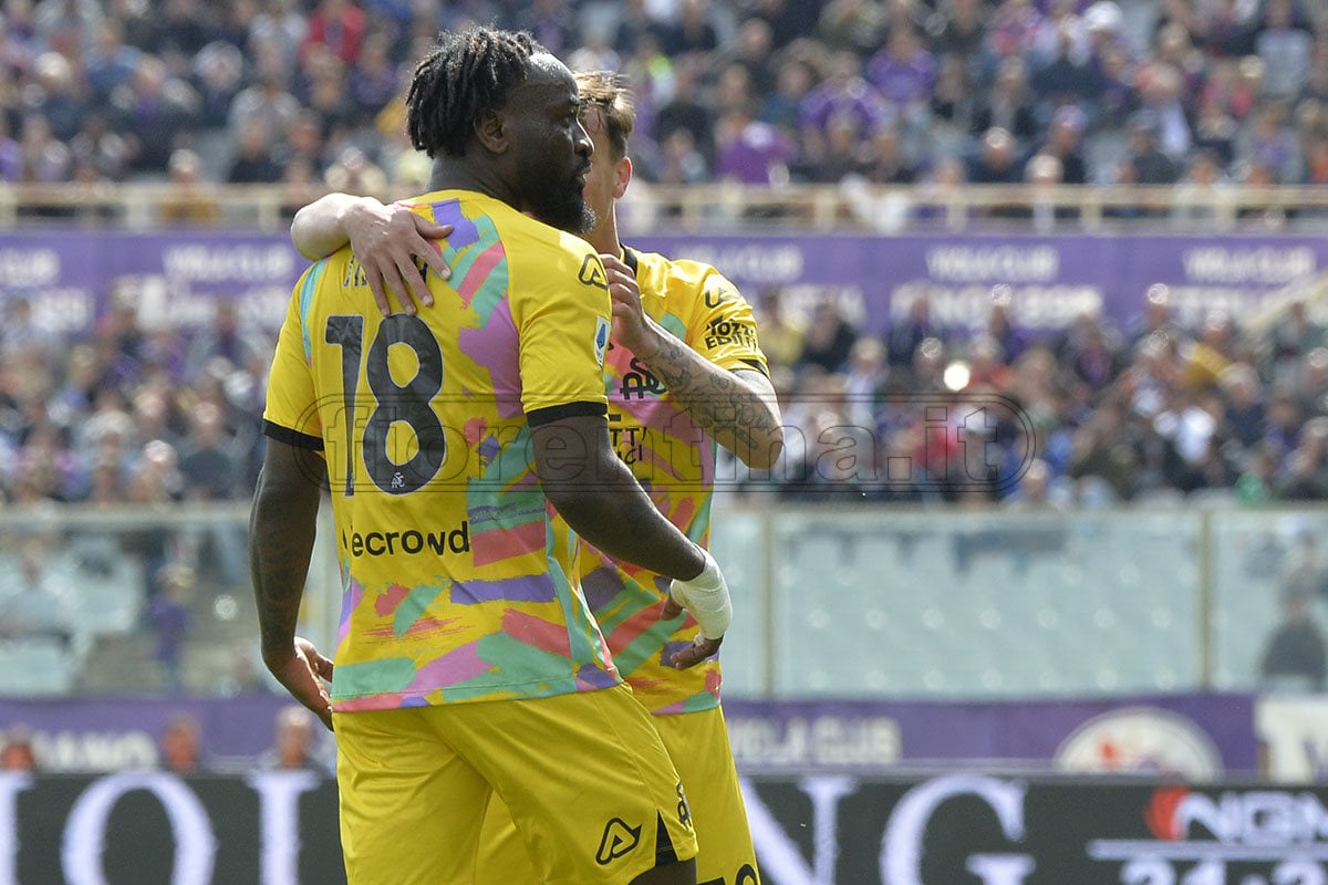 Fiorentina su Nzola. L'attaccante dello Spezia è una richiesta di Vincenzo Italiano