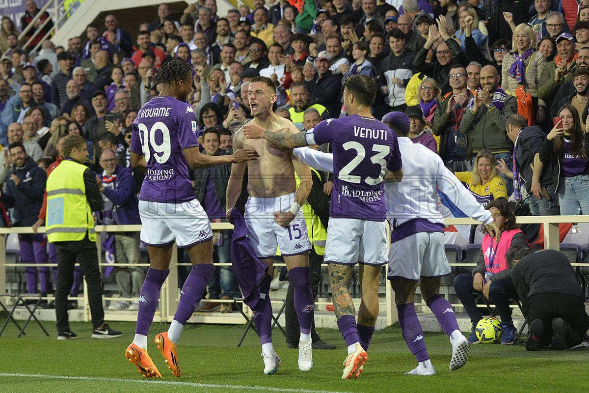 Doppio impegno campano per i viola: obiettivo tornare in Europa, provandoci anche via Serie A