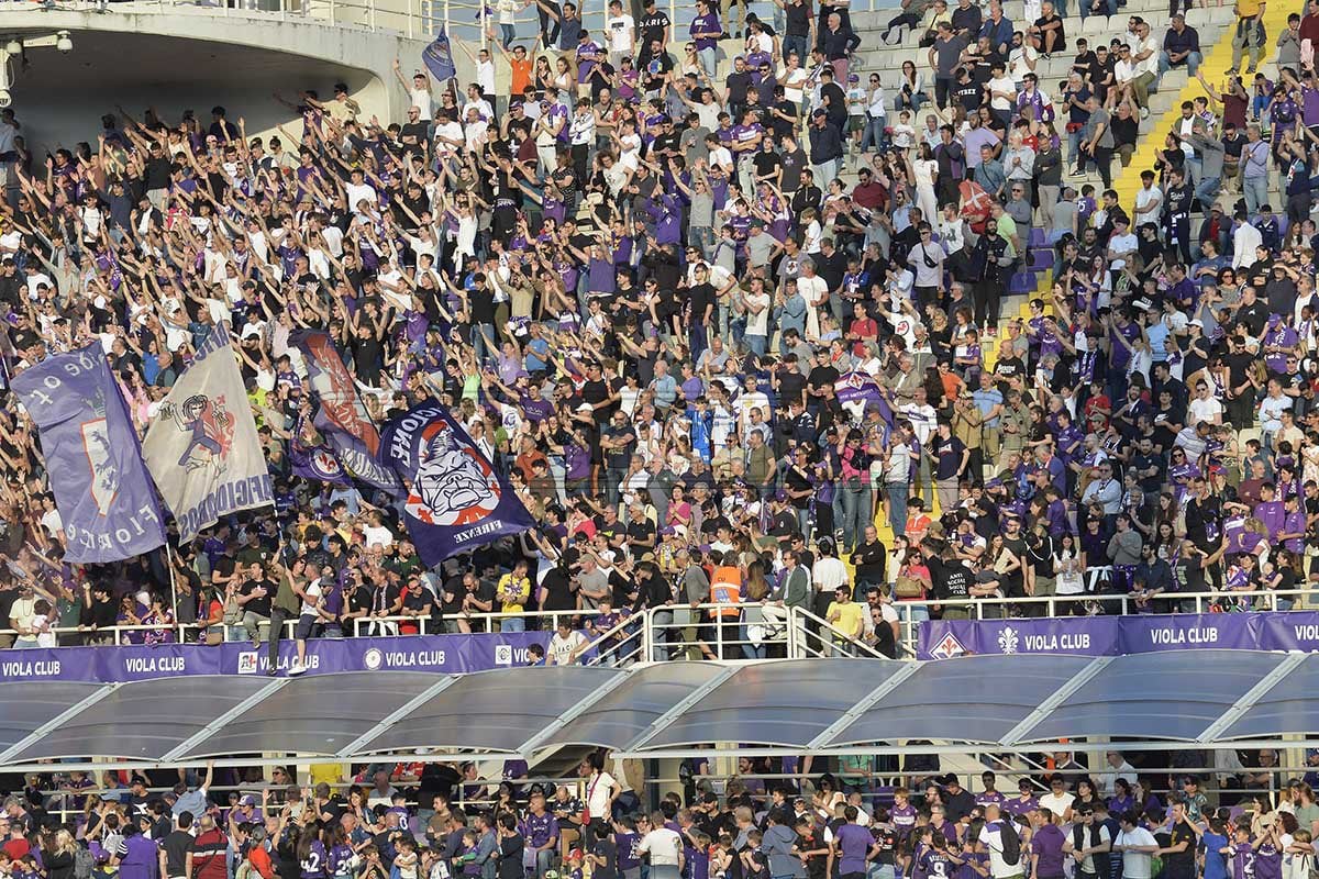 È scesa in campo Firenze: in seimila per spingere la Fiorentina