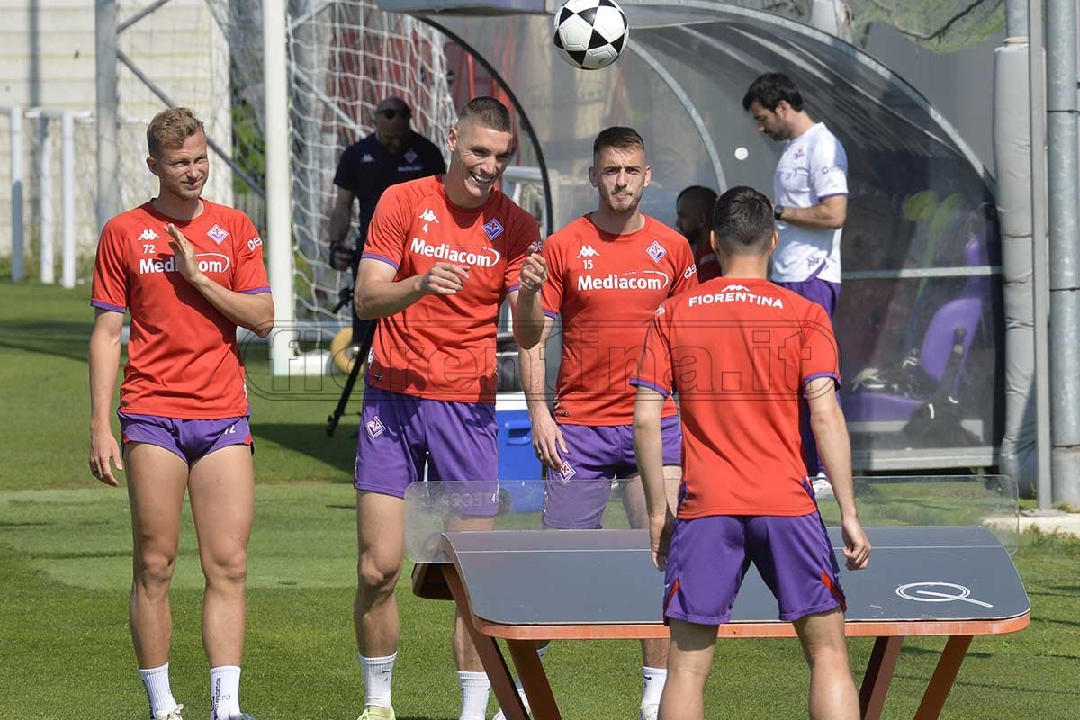 Fiorentina-Inter, i convocati di Italiano: tutti e 27 sono partiti per Roma