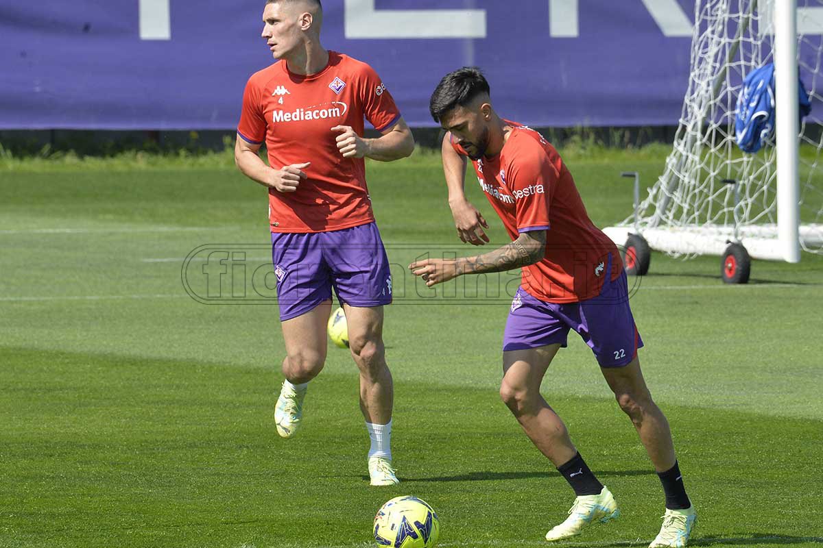 Nico Gonzalez è arrivato al Viola Park. Subito primo saluto con Arthur